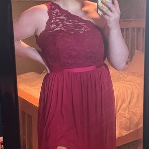 David’s Bridal Bridesmaid Dress Long One Shoulder Lace w/Slit